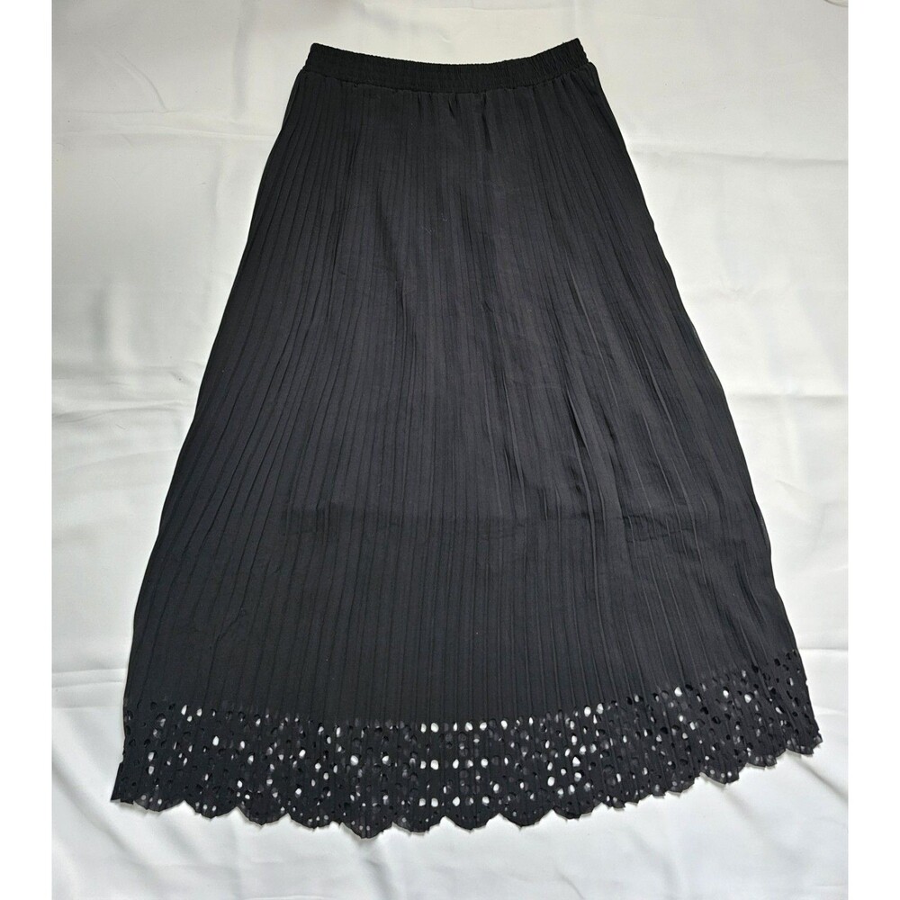 Black Pleated Midi Skirt with A Scalloped Trim Hem Women's Plus Size 3X